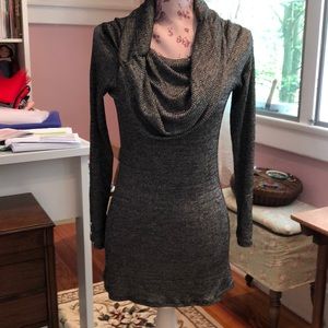 Versatile black tunic